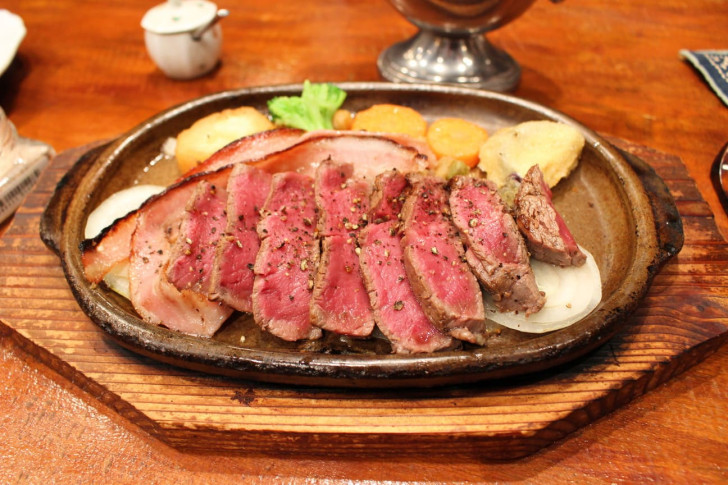 「遊び心」のおもてなし、創業45年の老舗洋食屋